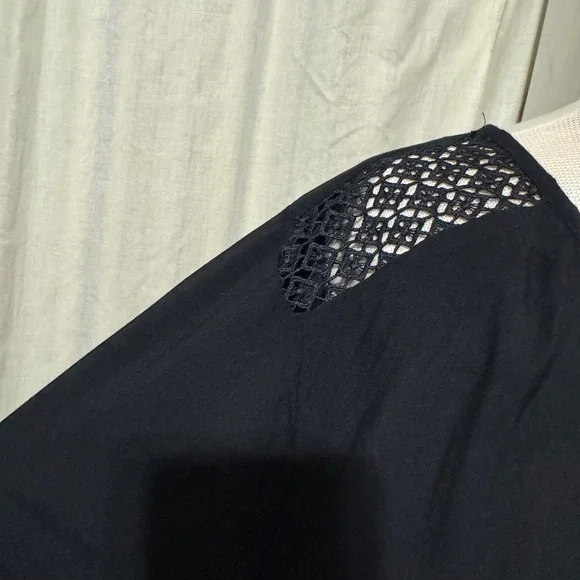 Old Navy Black Lace Embroidered Shoulder V Neck Long Sleeve Blouse Top Women XL - Picture 3 of 13